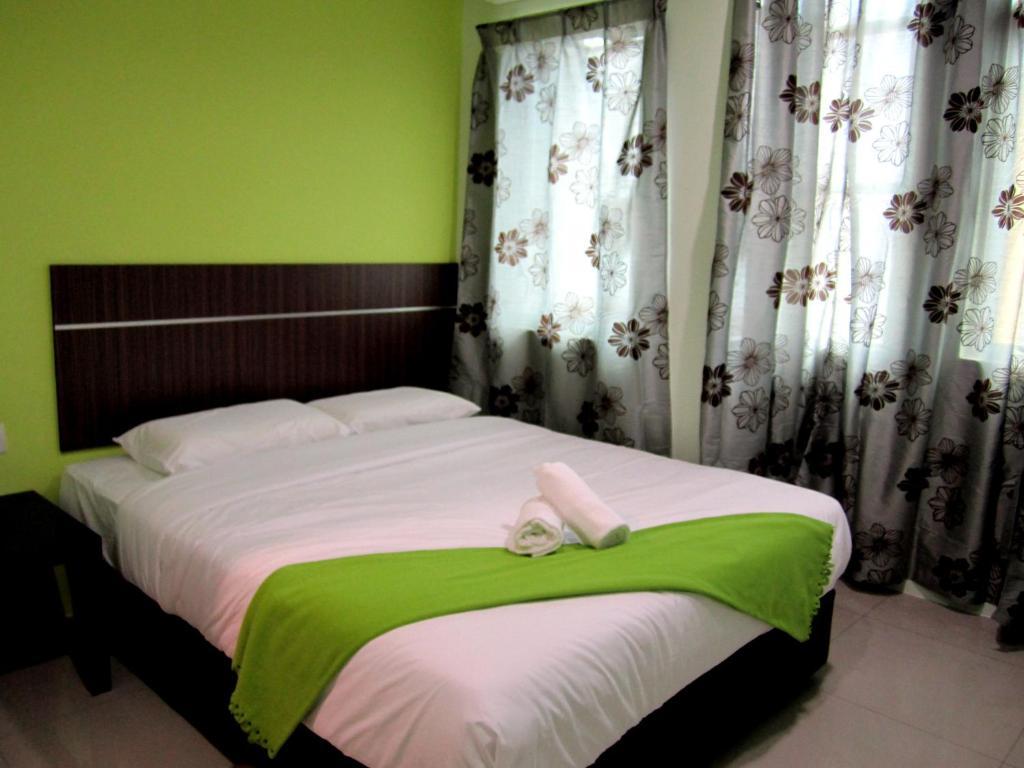 Eco Hotel Putra Каджанг Экстерьер фото
