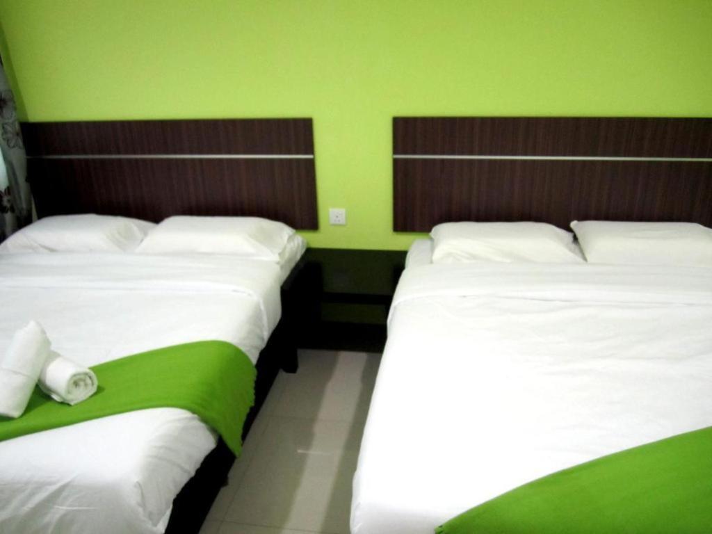 Eco Hotel Putra Каджанг Экстерьер фото