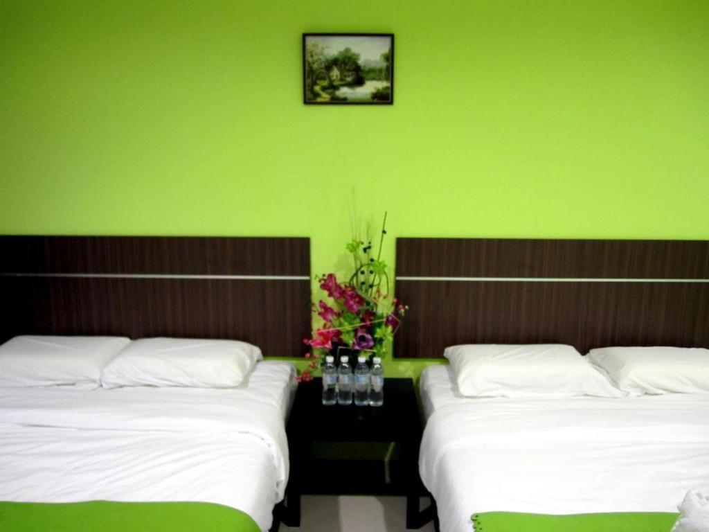 Eco Hotel Putra Каджанг Экстерьер фото