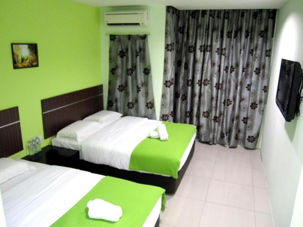 Eco Hotel Putra Каджанг Экстерьер фото